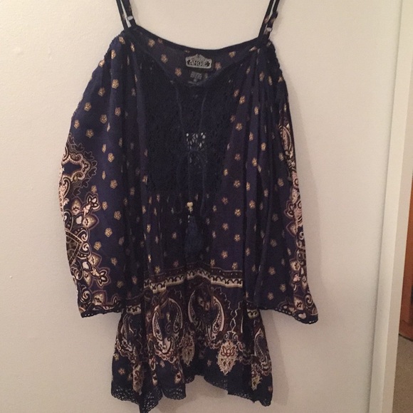 ✨ NWT Off the Shoulder Boho Floral Top - Picture 2 of 8